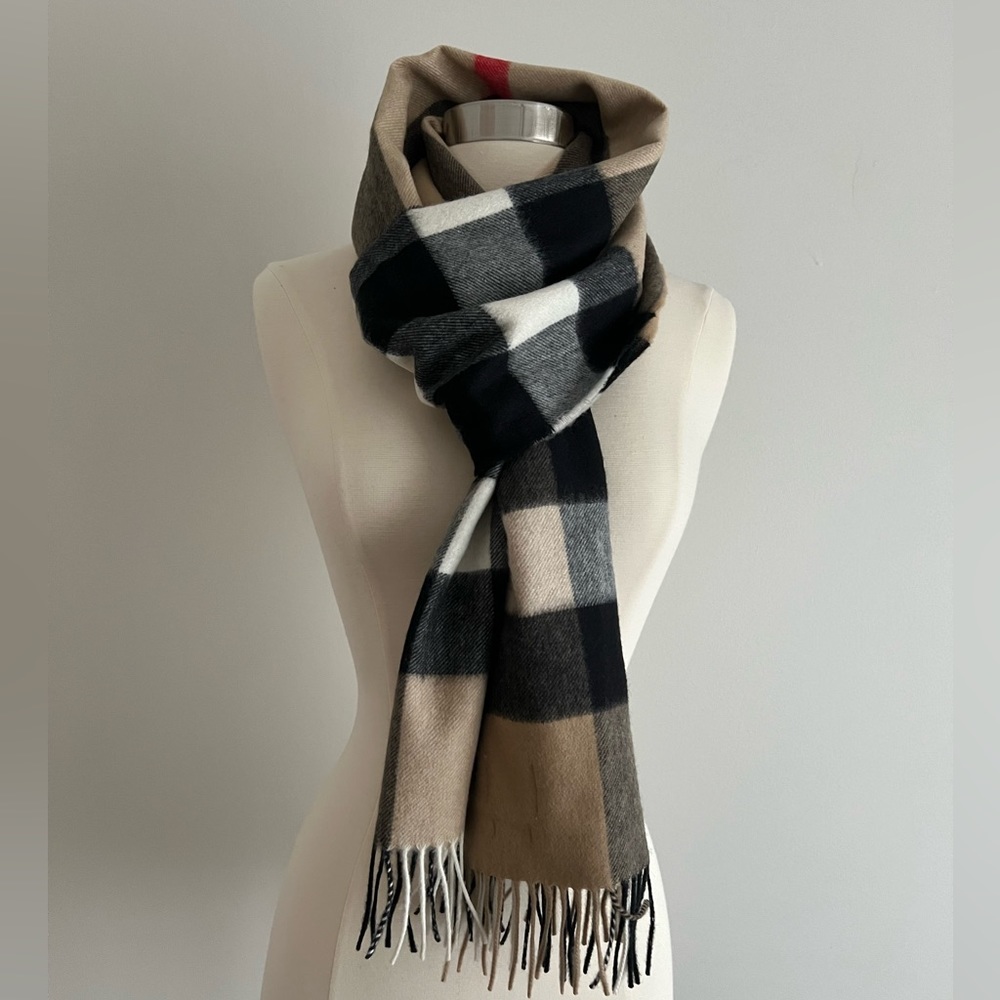 Burberry Cashmere Chack Scarf - Picture 3 of 16